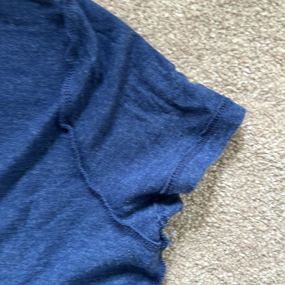 Free State blue tshirt rose motif - rosebud vine on left corner - Picture 8 of 13